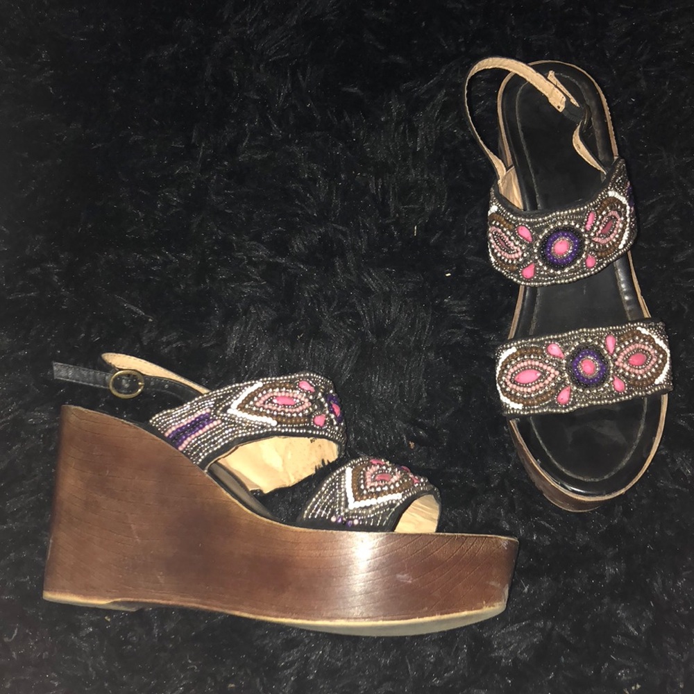 💜💛💜70’s inspired💜💛💜 beaded wedges